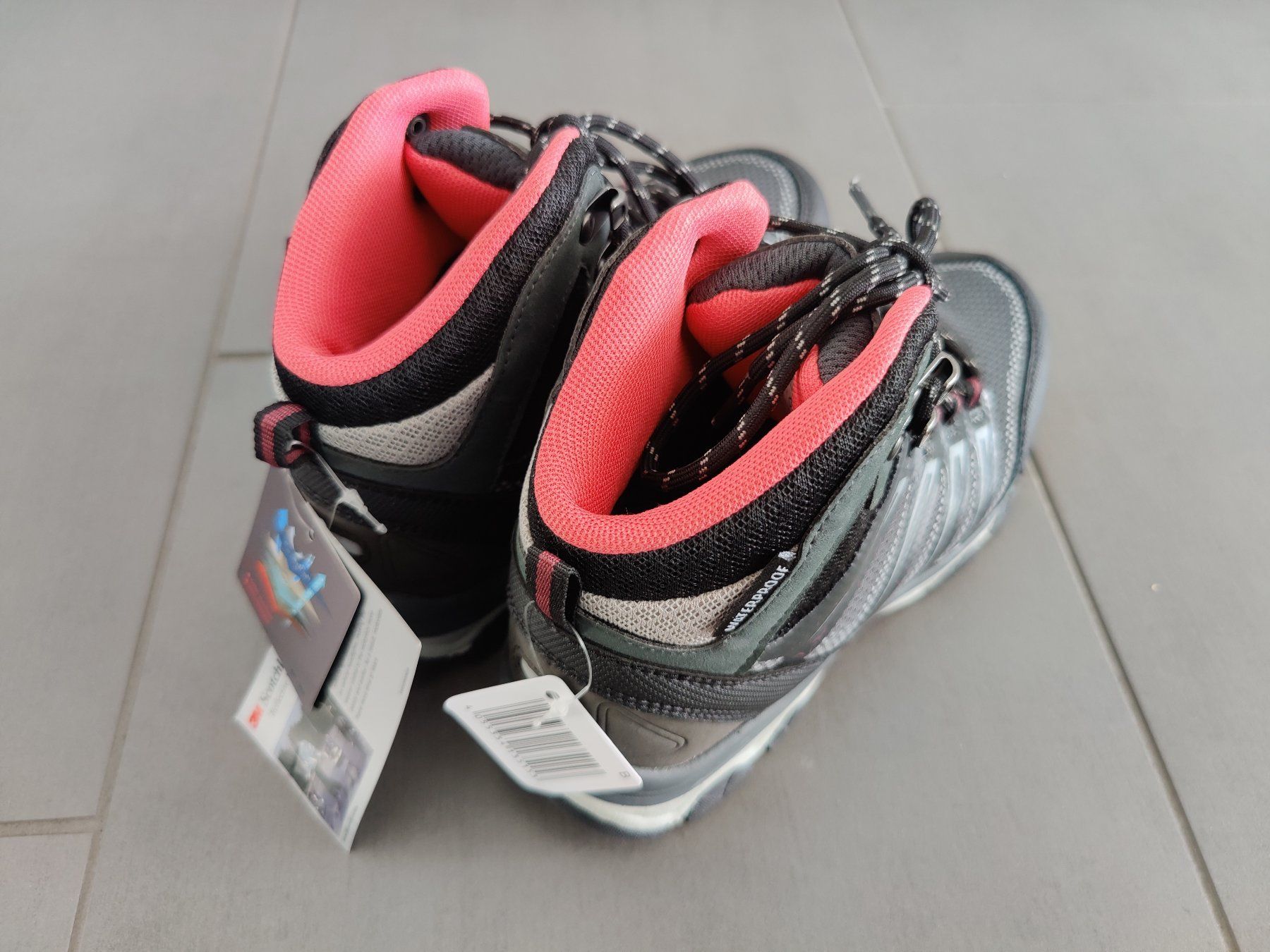 Lidl Scarpe per ragazze: Neue Crivit Wanderschuhe Gr. 34 Schwarz/Rosa – Nuovo e nell'imballaggio originale da Oberglatt ZH venduto da COiNCiDENT 2