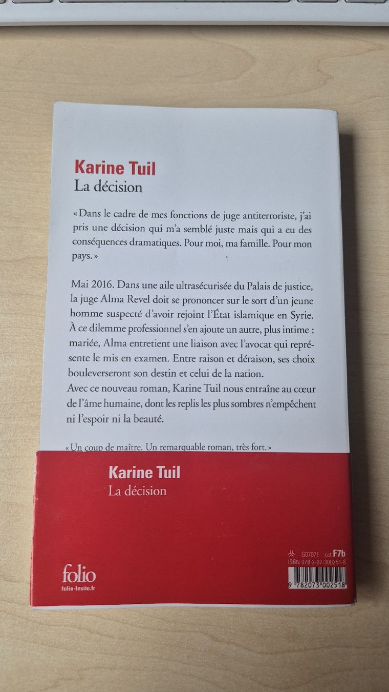 Bücher: La décision - Karine Tuil – Gebraucht aus Brüttisellen von Camcha 1