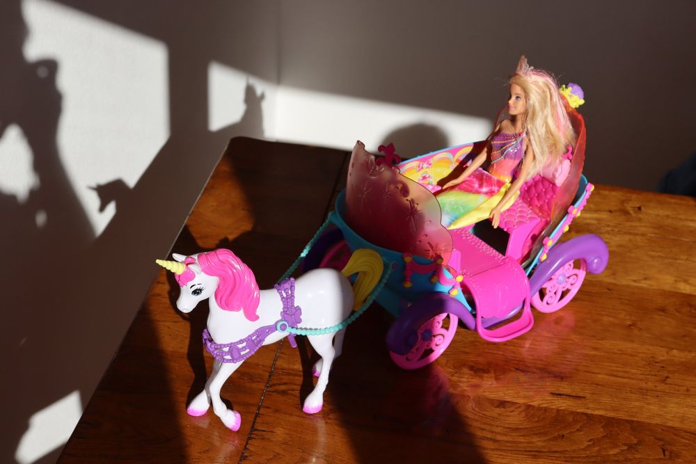 Carosse avec Barbie et licorne
