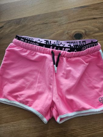 Shorts Gr. 146-152 pink
