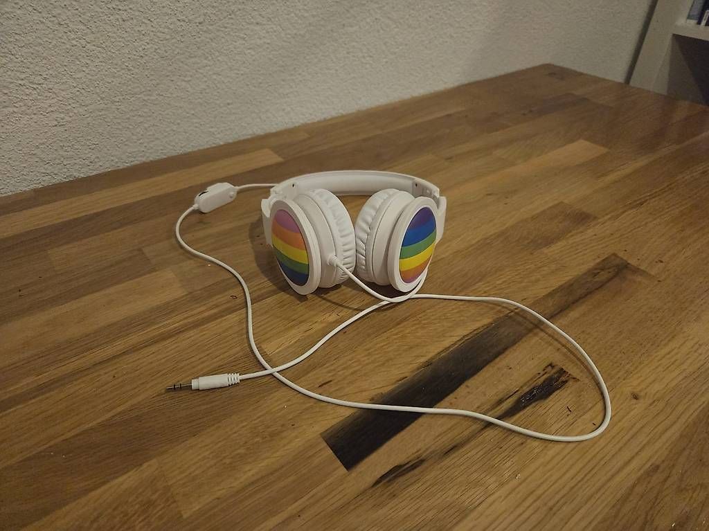Cuffie: Kopfhörer mit Kabel – Usato da Emmetten venduto da aloha15