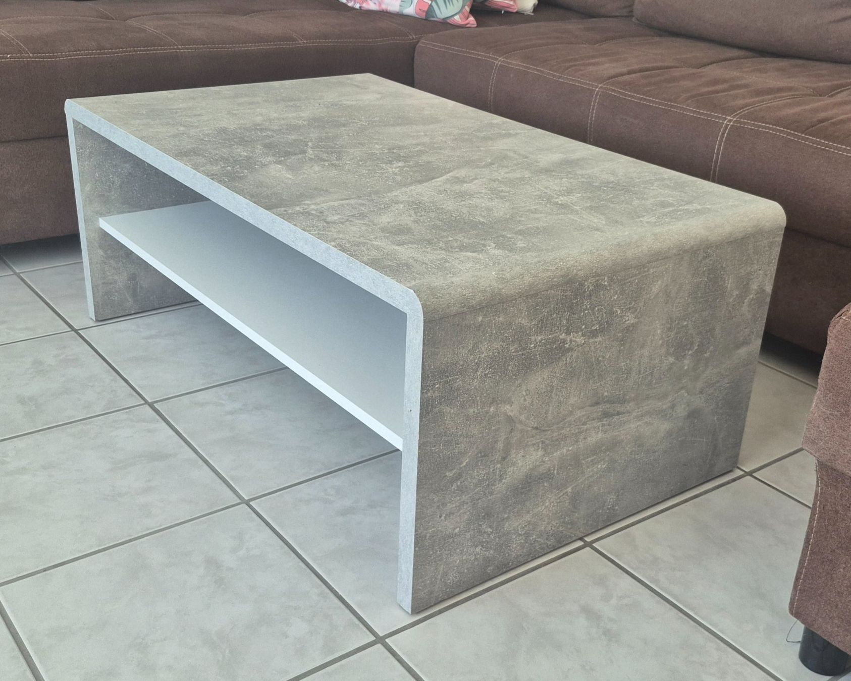 Tavoli: Couchtisch Betonoptik – Usato da Solothurn venduto da C-NAN_1453 1