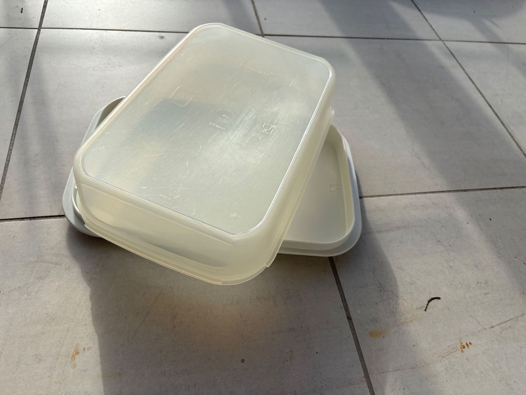 Tupperware Contenitori & Simili: Tupperware Box mit Deckel, rechteckig, weiss – Usato da Bülach venduto da Jackybabue 4