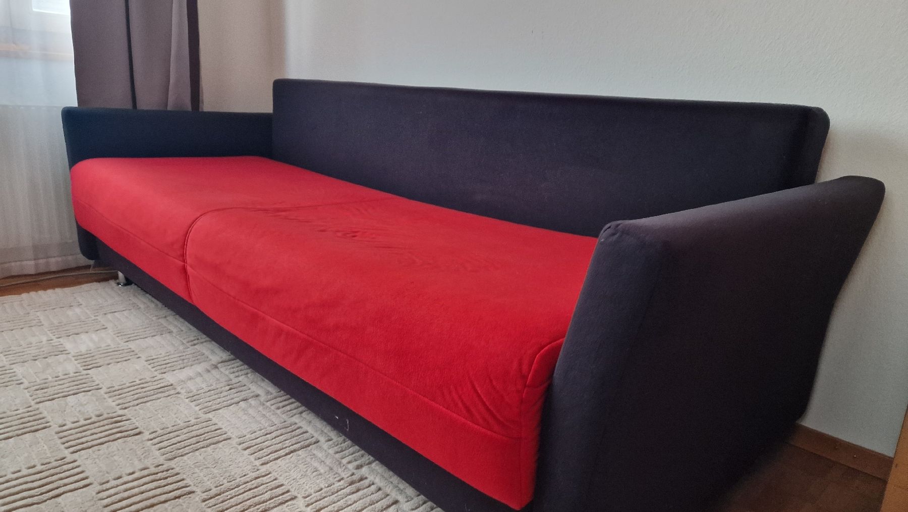 Divani: Schlafsofa Schwarz/Rot mit Bettkasten – Usato da Oberburg venduto da aurora_ch 1