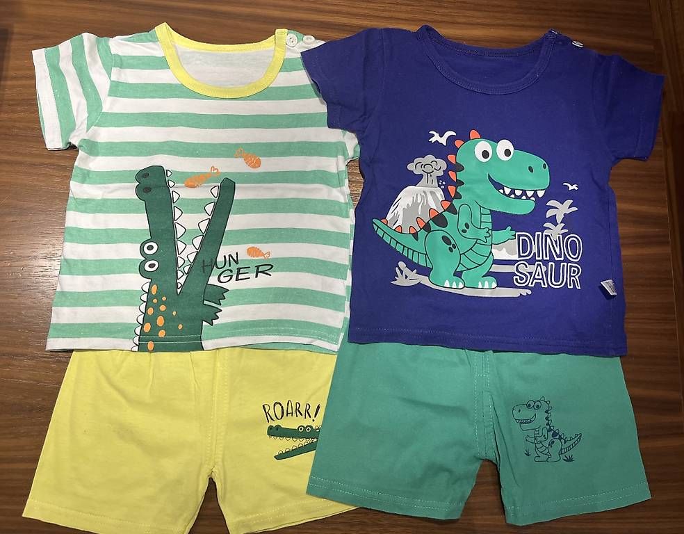 Lotti & Set di vestiti: Completi bimbo pantaloncini e magliette maniche corte  – Usato da Viganello venduto da gag_b22t 2
