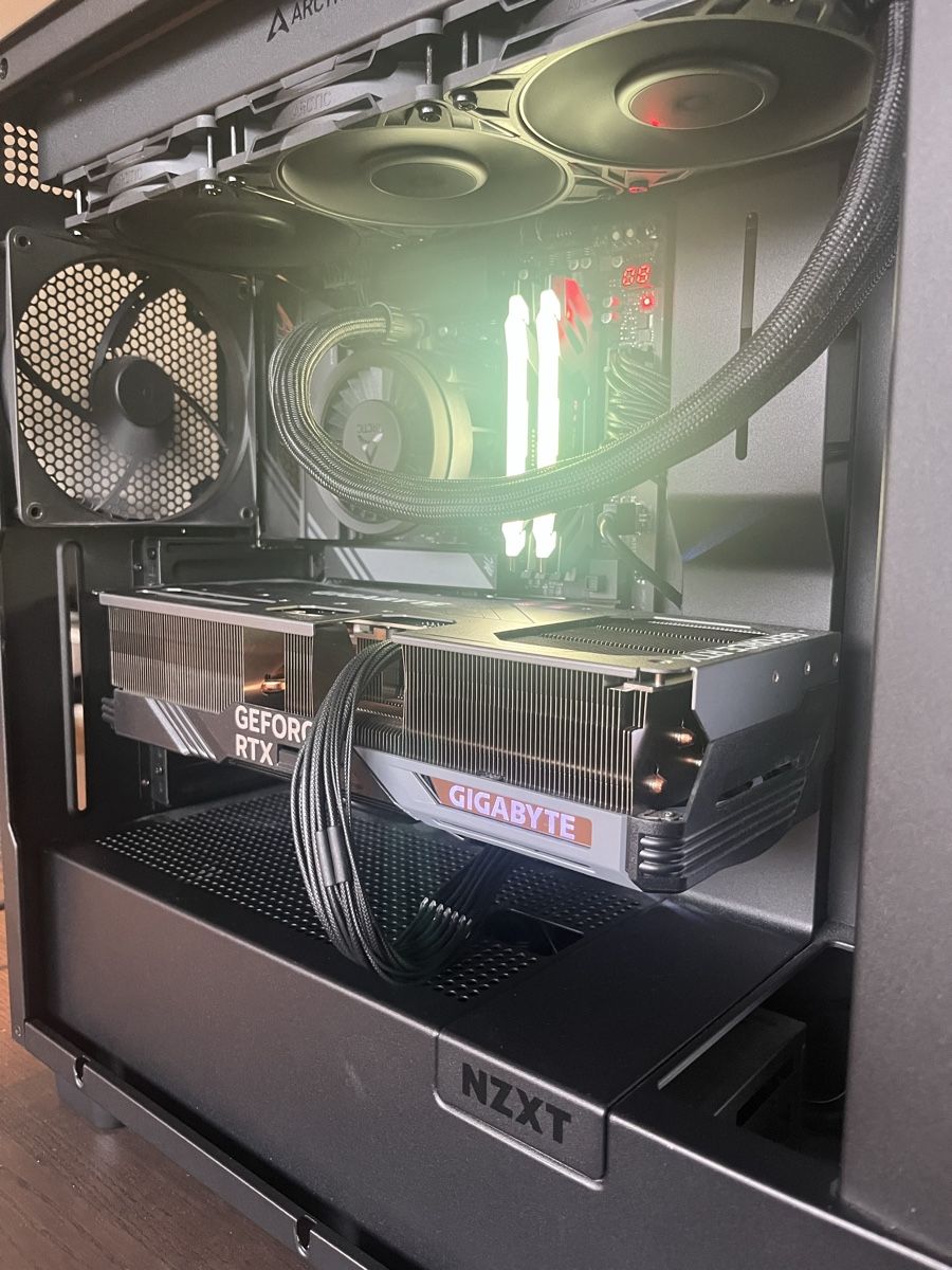 Amd PC: Gaming PC - AMD - RYZEN 7 9800X3D - RTX 4080 OC – Usato da Winterthur venduto da L.Khan 3