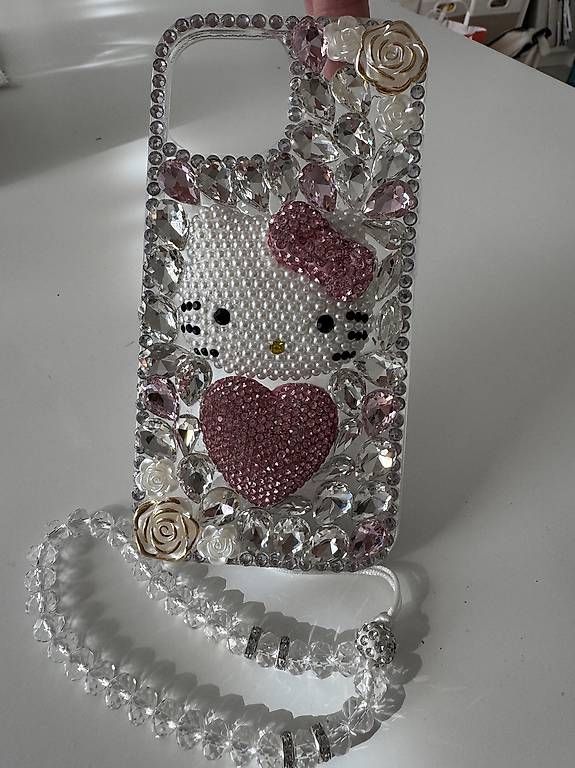 Cover & Protezioni schermo: Hello Kitty Handyhülle Iphone 15 – Usato da Schwadernau venduto da marilyn25