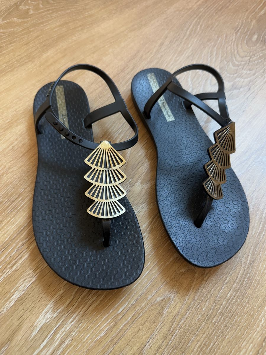 Ipanema Scarpe da donna: Tongs noir/doré Ipanema, p.37 – Usato da Tavannes venduto da Thriftshop