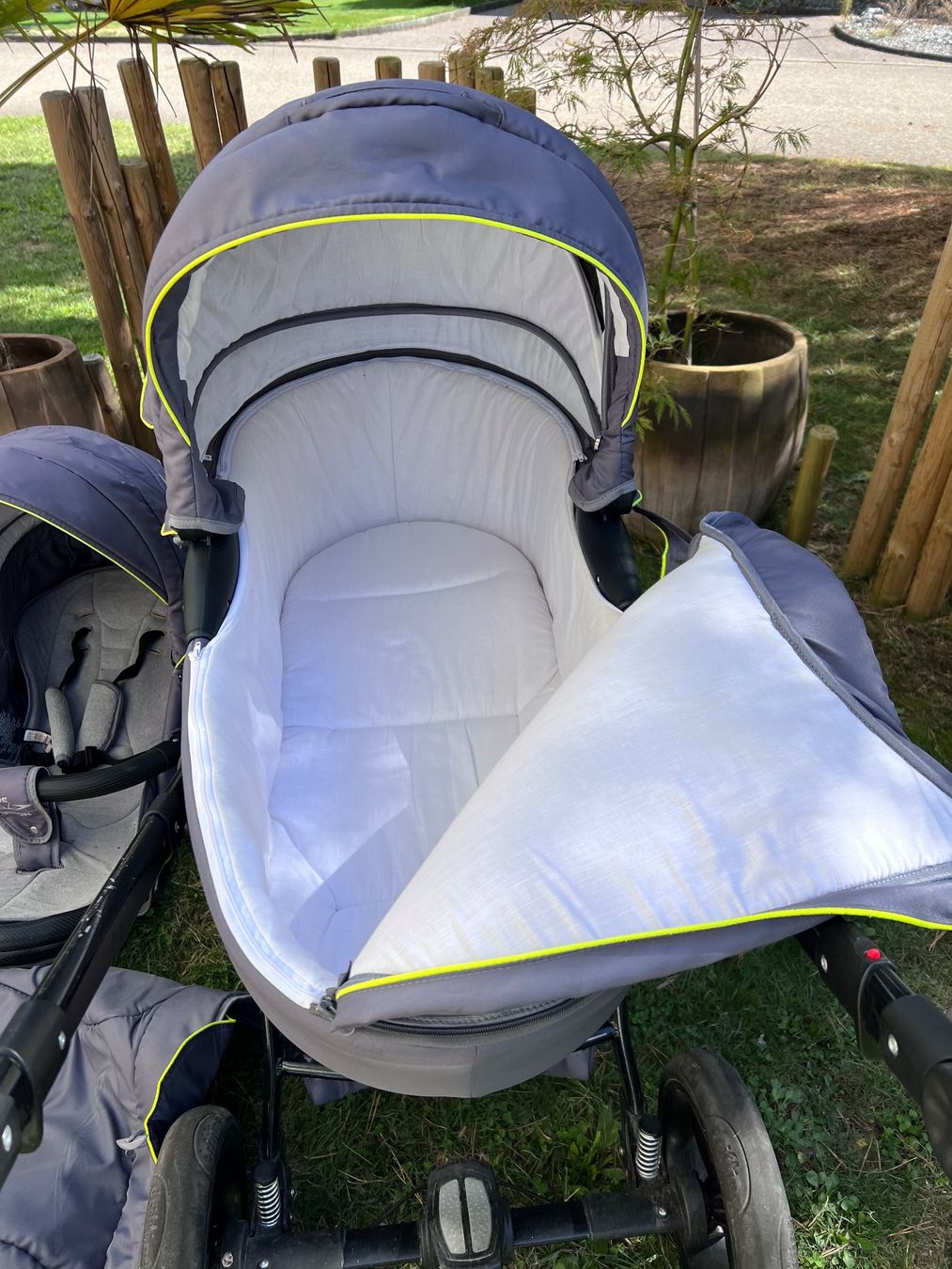 Kinderwagen: Gepflegter Kinderwagen mit Babyschale & Winterfusssack – Gebraucht aus Zofingen von vLo_ur 2