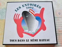 Cd 2002 Les enfoirés, Tous dans le même bâteau 