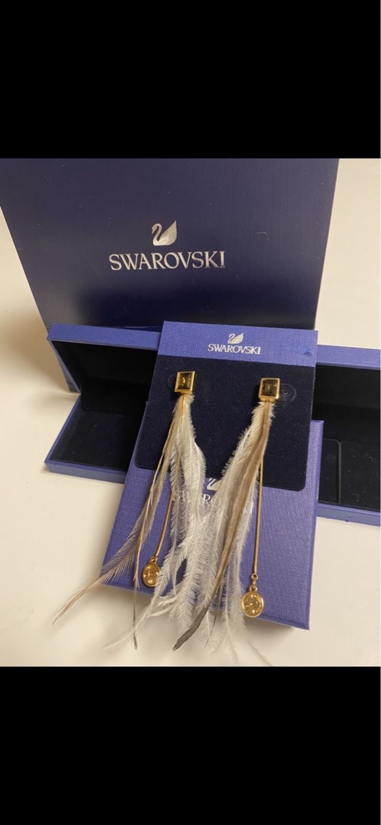Swarovski Orecchini pendenti & Orecchini a lobo: Orecchini pendenti Swarovski con piume – Nuovo (secondo la descrizione) da Mendrisio venduto da SGR85 1