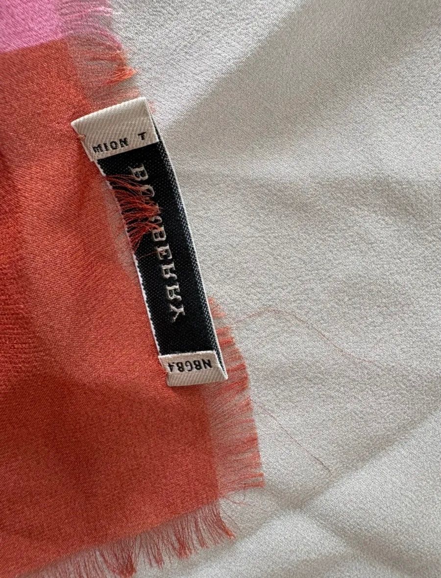 Burberry Foulards, Tücher & Schals: Burberry Tuch/Schal, Seide – Neu (gemäss Beschreibung) aus Triesen von atos87 4