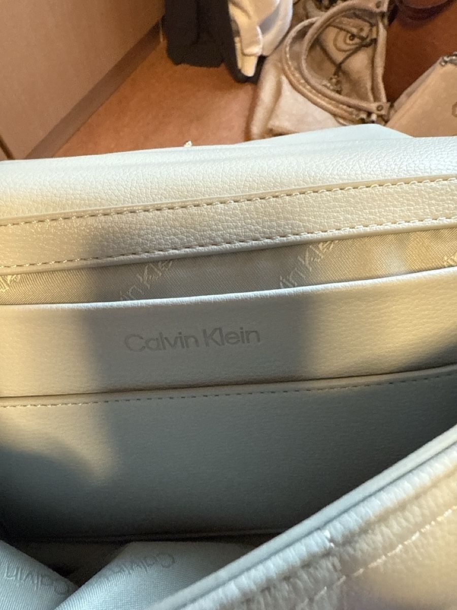 Calvin Klein Borse da donna: Calvin Klein Tasche mit Kette, hellblau - neuwertig! – Nuovo (secondo la descrizione) da Bassersdorf venduto da padriga68 2