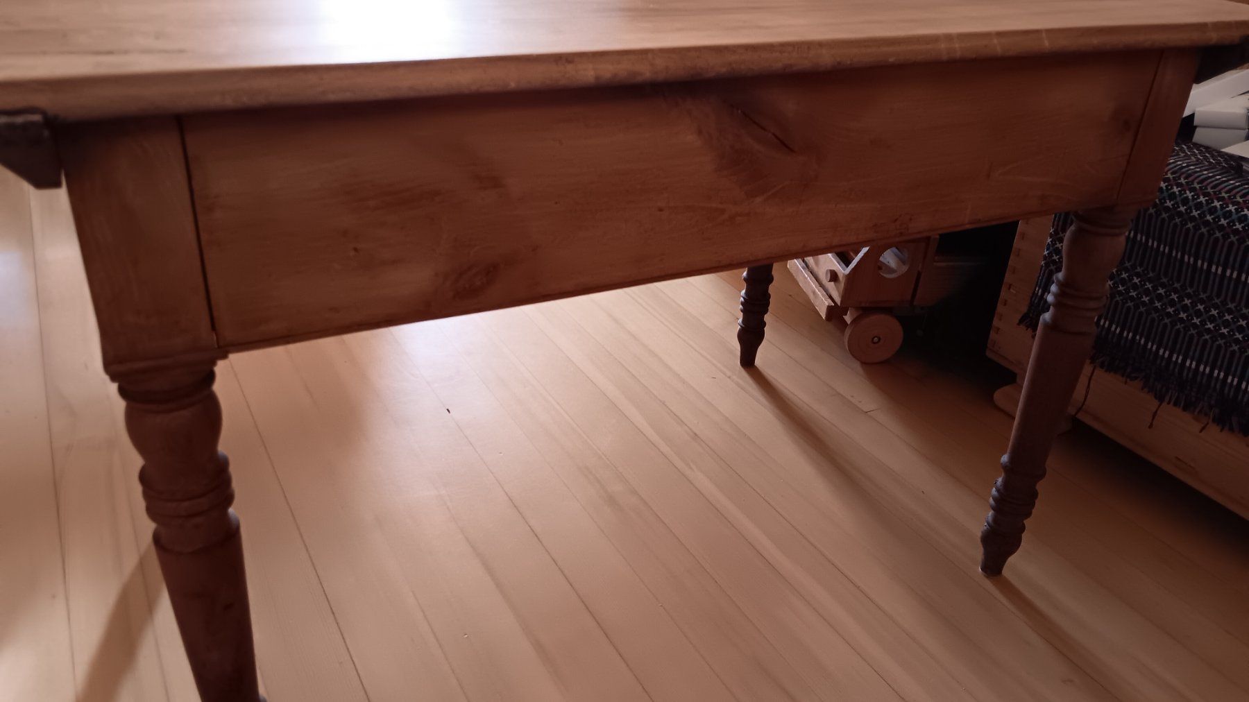 Tavoli: Antiker Kirschbaum Tisch – Usato da Burgdorf venduto da hasdez09 1