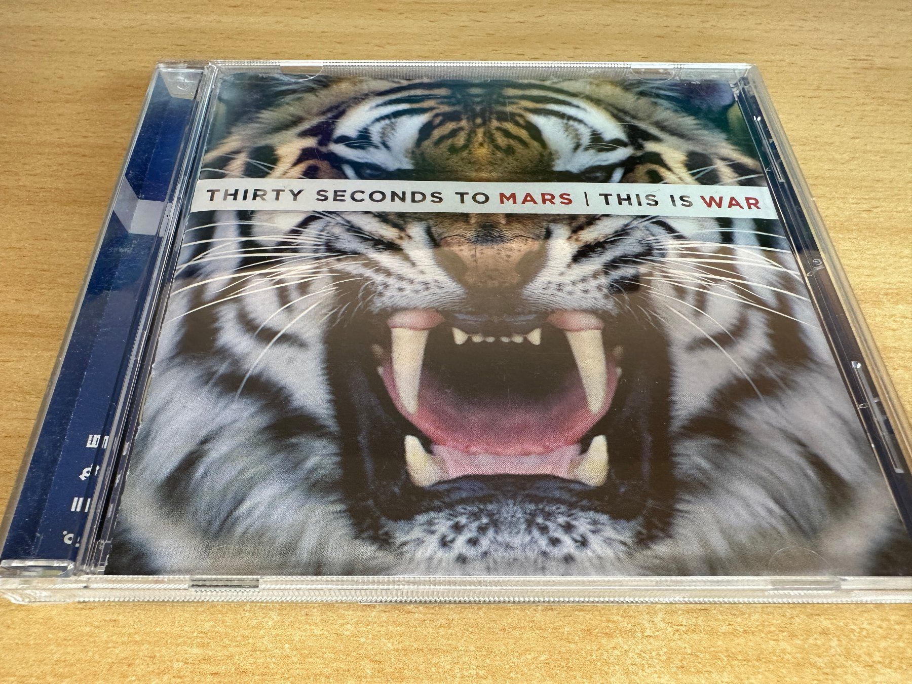 CD: Thirty Seconds To Mars – This Is War – Usato da Rikon im Tösstal venduto da Alpenmutz