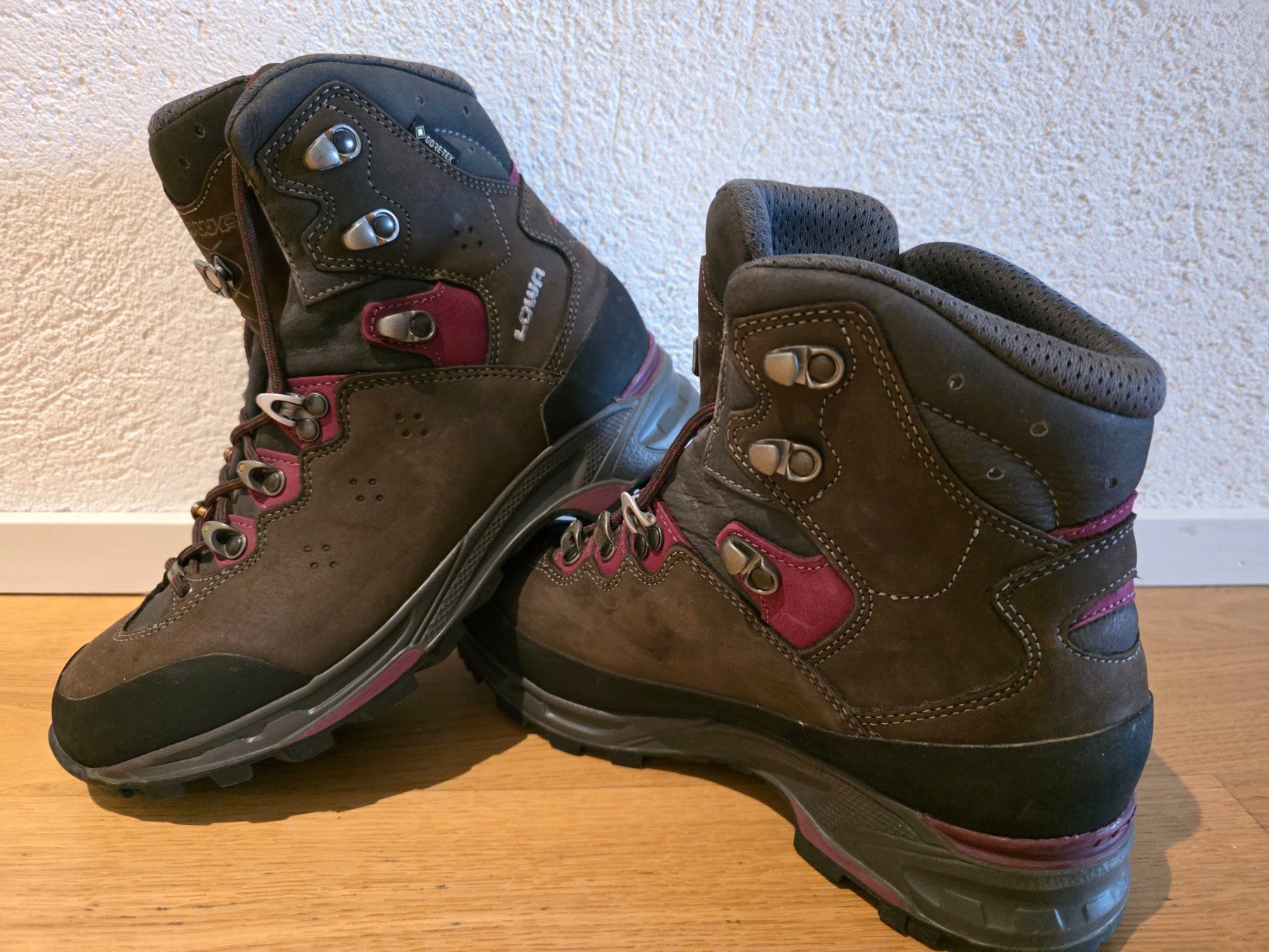 Lowa Scarpe da donna: Lowa Wanderschuhe, Grösse 40, Top Zustand – Usato da Dietwil venduto da AIRFELDER