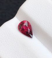 Violetter RHODOLIT geschliffen 1.30ct