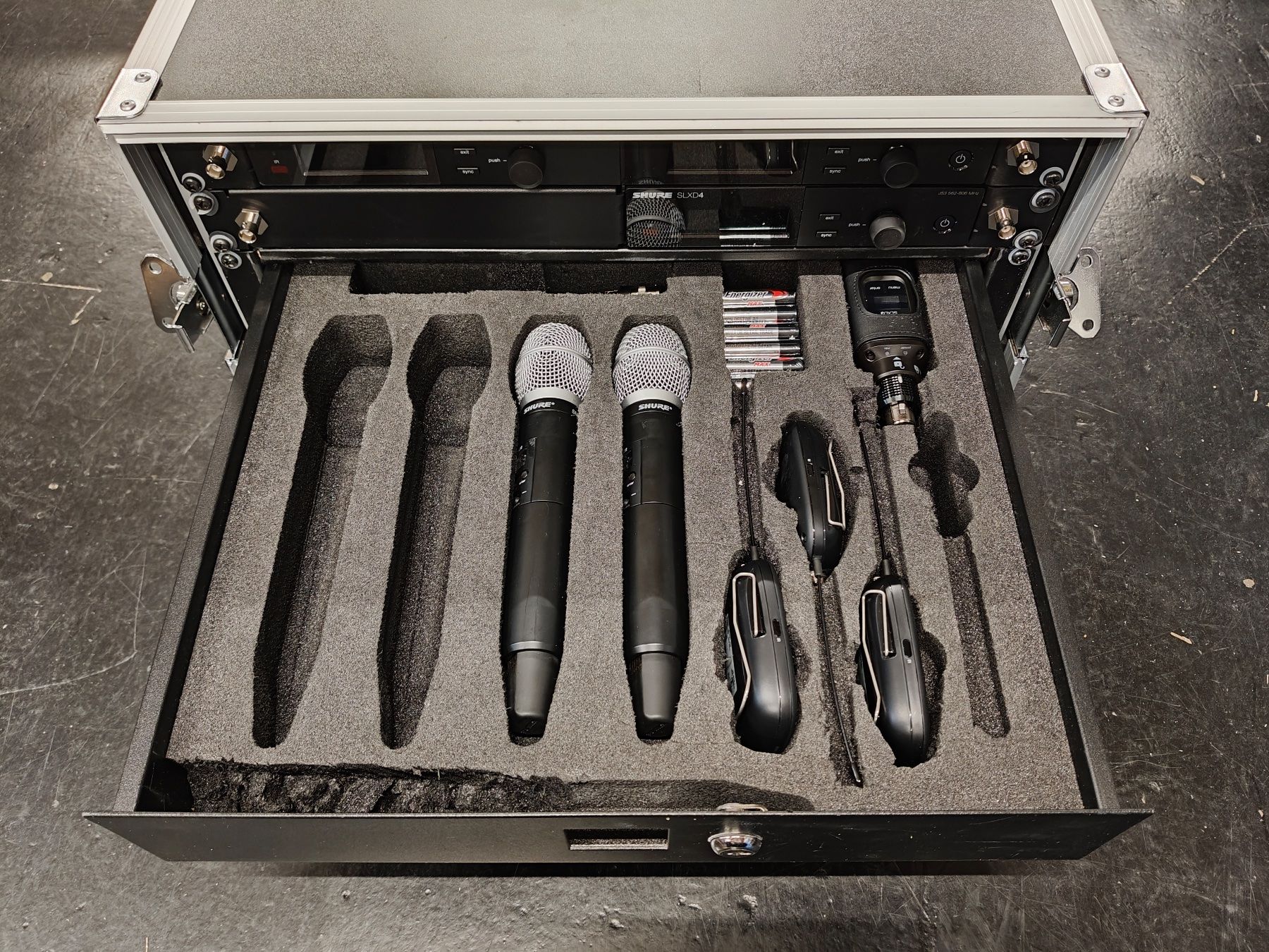 Shure Microfoni: Shure SLXD Wireless System 3-Kanal Set J53 Band - neuwertig – Nuovo (secondo la descrizione) da Schlieren venduto da CINElight 1