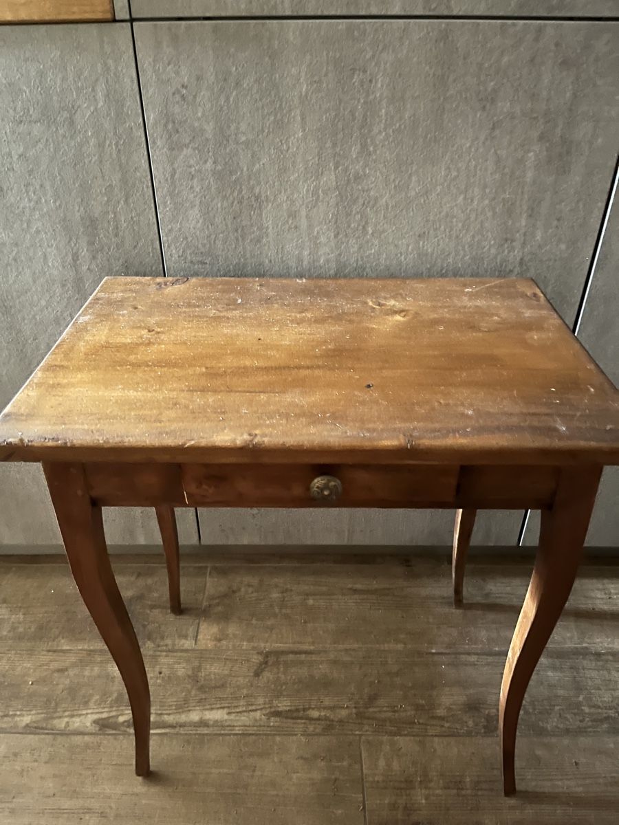 Tables: Holztisch mit Schublade antik – D'occasion à Hochfelden par Michou7 1
