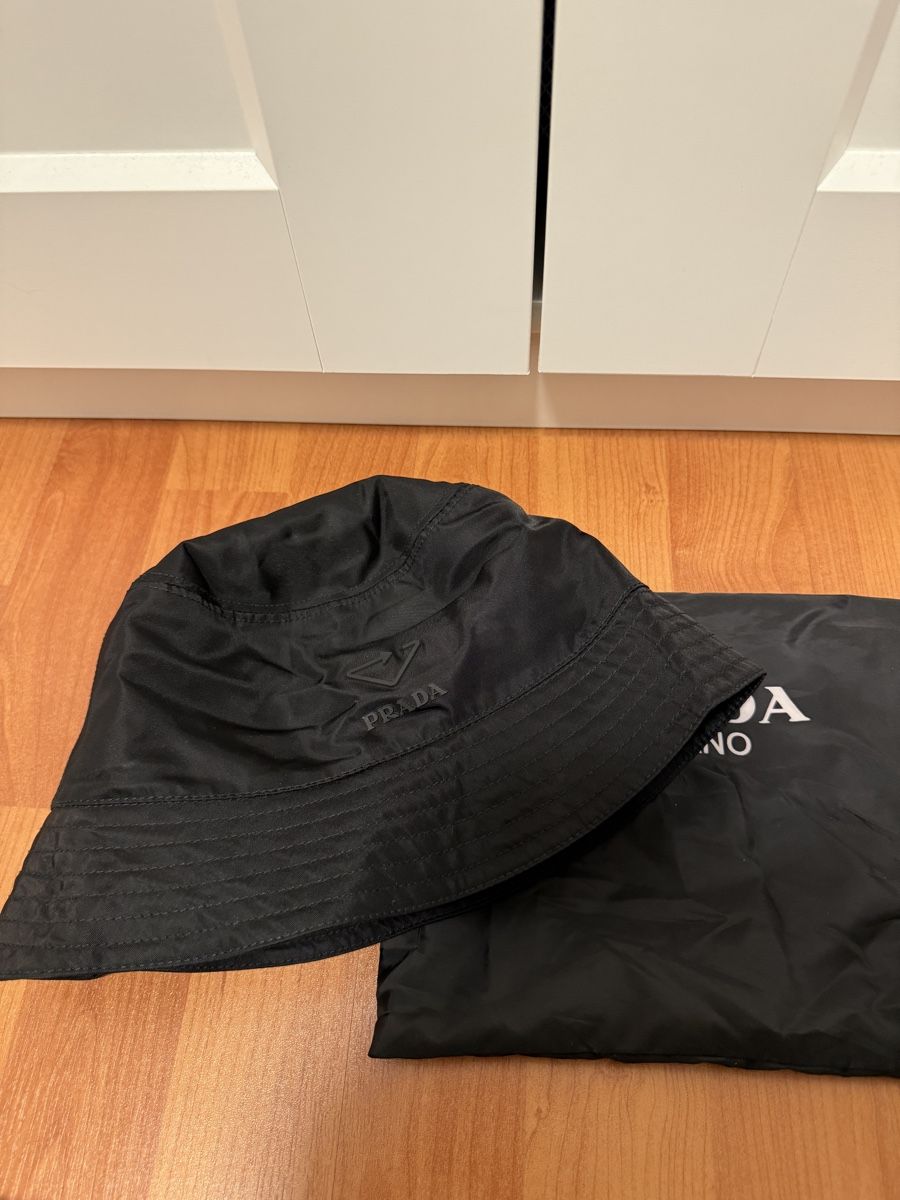 Prada Hüte, Mützen & Caps: Prada Hut – Gebraucht aus Lohn-Ammannsegg von aemu12