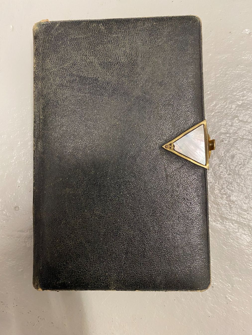 Libri: Antikes Gesangbuch mit Perlmuttverschluss von 1888 – Usato da Unterterzen venduto da bac_287t 1