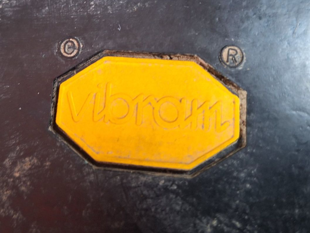 Scarpe da uomo: TITLIS LEDERWANDERSCHUHE VIBRAM GR 42 – Usato da Huttwil venduto da Kunterbuntli 4