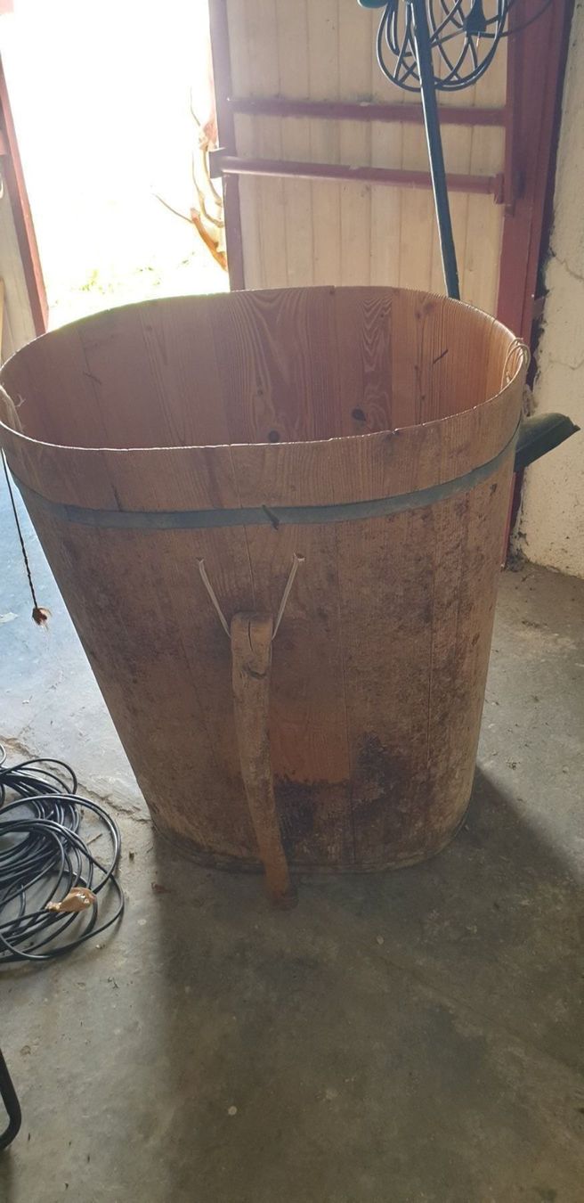 Articoli in legno: Bündner Holzgefäss ca. 1868 – Usato da Malix venduto da ric_nh2y