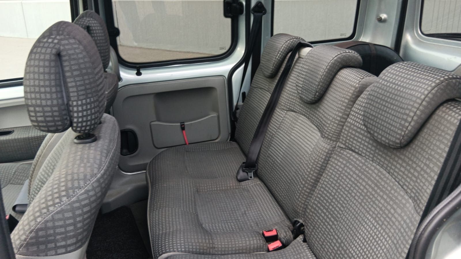 Renault Automobili: RENAULT Kangoo 1.6 16V 4x4 – Usato da Rebstein venduto da TonyRasta-Autohandel 5