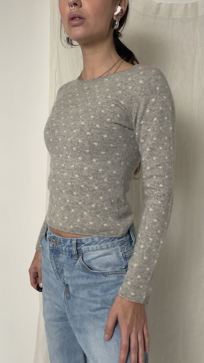 Maglioni & Felpe: Grey Polka Dot Long Sleeve Pullover Soft Knit Sweater – Usato da Knonau venduto da Grapesvintage 4