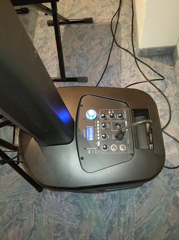 Strumenti musicali: Zu Verkaufen 2 Boxen Beringer C 210 – Usato da Sirnach venduto da flawil2009
