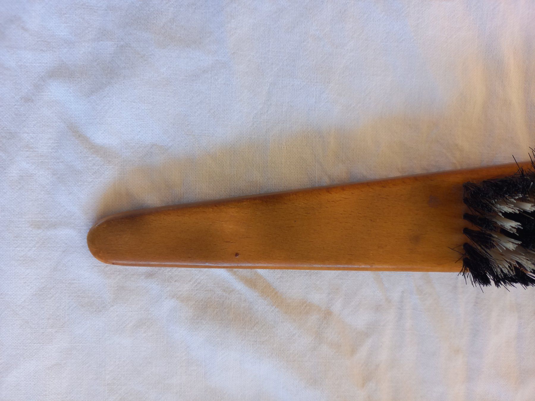 Sonstige Kleidung & Accessoires: Brosse à habits ancienne sculptée – Gebraucht aus Rossens FR von Souris1 6
