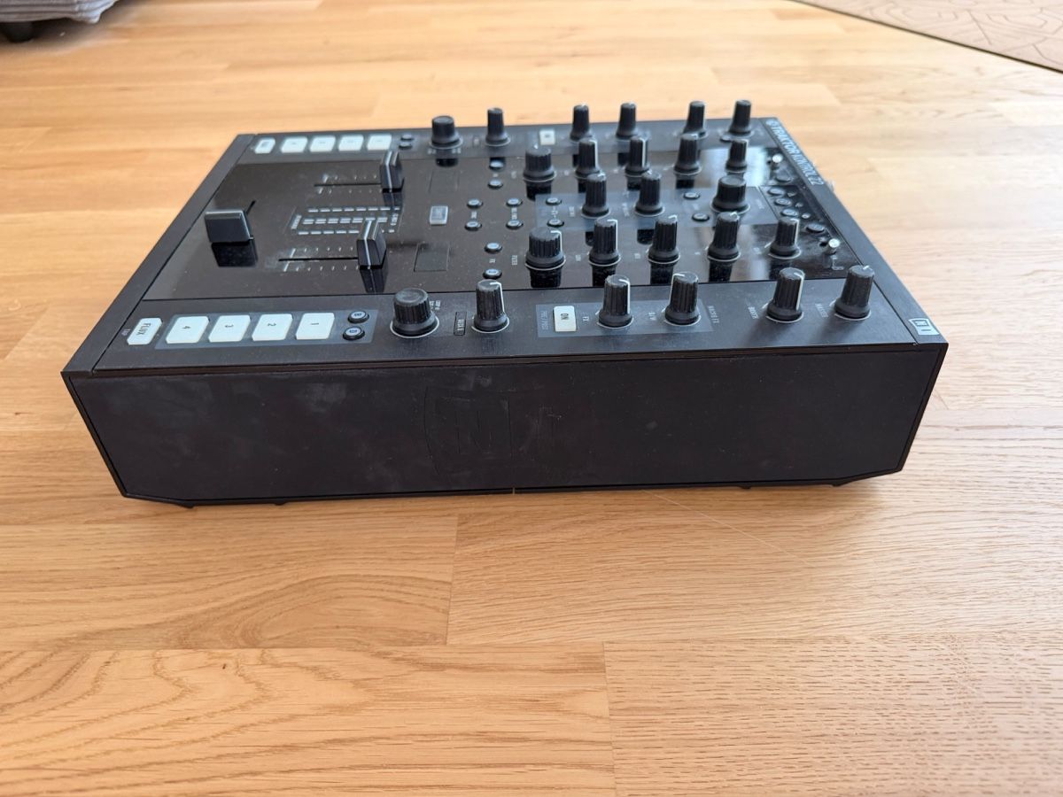 Native Instruments Mischpulte: Native Instruments Traktor Kontrol Z2 DJ Mixer + Decksaver | – Gebraucht aus Sirnach von Luca1217 1