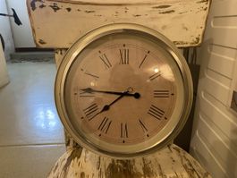 Wanduhr, dekorativ im vintagestil