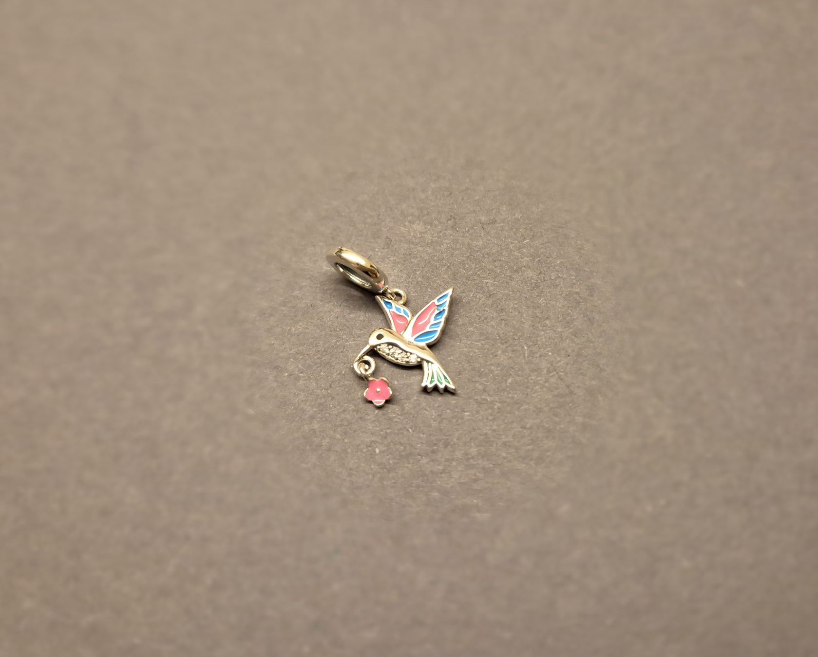 Anhänger: Silber Charm Kolibri mit Blume +Garantie – Neu (gemäss Beschreibung) aus Rotkreuz von Carbone_Bijou-Shop