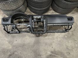 Armaturenbrett von VW Golf 5
