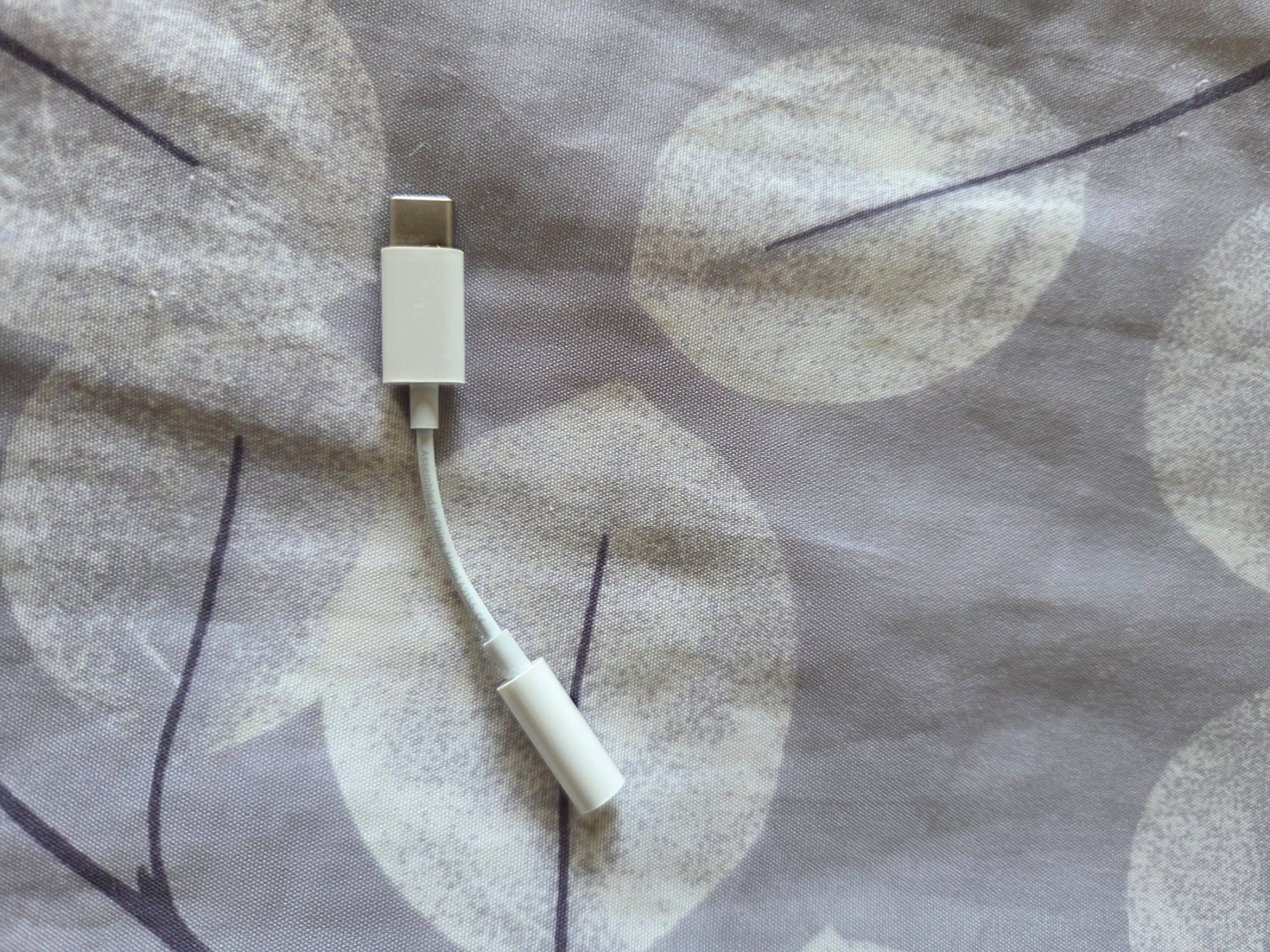 Apple Laufwerke & Adapter: Original Apple USB-C zu 3.5mm Kopfhörer Jack Adapter Kabel – Gebraucht aus Prilly von Tido70