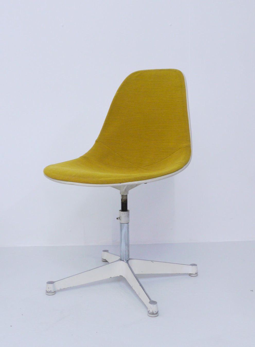 Knoll Set di tavolo e panche: Dining set by Eames for Herman Miller 60s – Usato da Basel venduto da MidMod20C 5