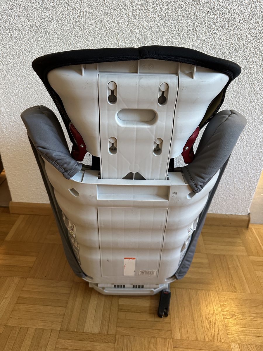 Britax Römer Seggiolini per auto: Römer ( Brita ) Kindersitz – Usato da Allschwil venduto da gassera01 3
