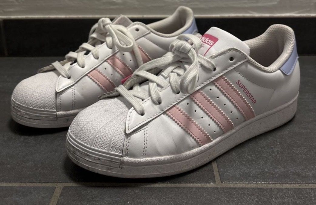 Adidas Chaussures femmes: Adidas Super Star 39 – D'occasion à Geroldswil par Jmbruehlmann 1