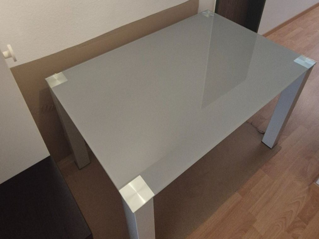 Tables: Glastisch Grau – D'occasion à Hünenberg par Rookie200 1