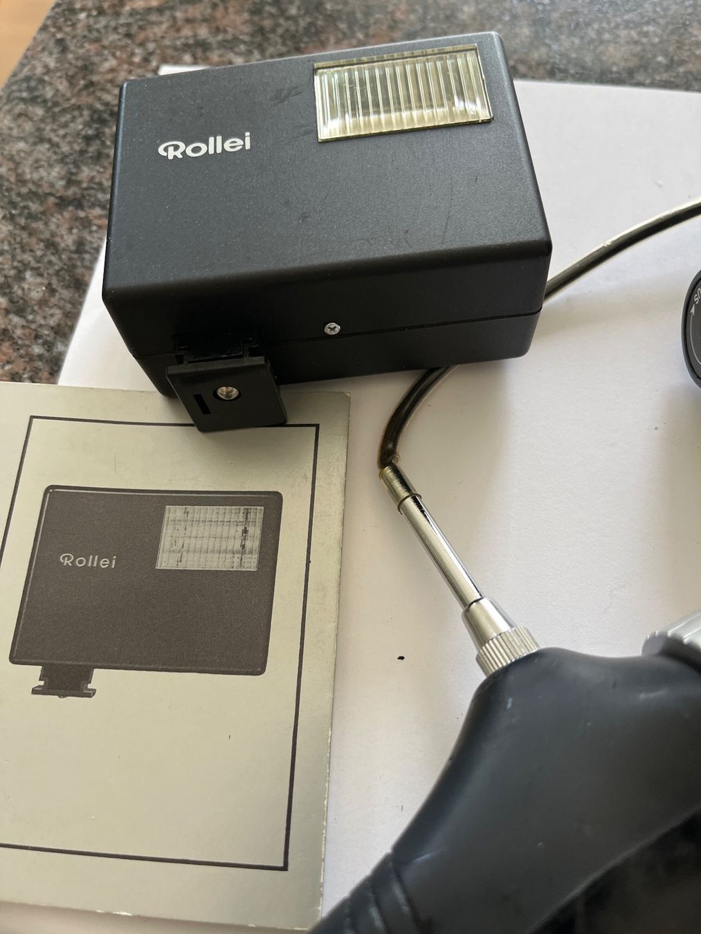 Fotocamera: Cosina Hi-Lite DLII Kamera Set mit Blitz & Objekti – Usato da Spiegel b. Bern venduto da Burdicrew 1