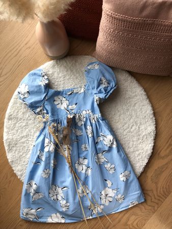 ZARA Sommerkleid geblümt Gr. 140 *NEUWERTIG