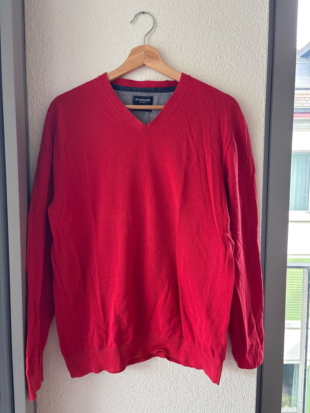 Pulls & Sweat-shirts: Roter McGregor-Pullover, Größe L – D'occasion à Zürich par mar_hc85
