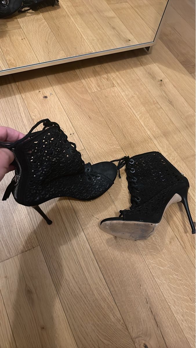 Zara Scarpe da donna: Lace-up Open Toe Heels, Size 38 – Usato da Bouveret venduto da dou_g8q7