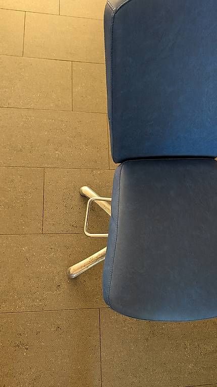 Stühle: Coiffure Stuhl  – Gebraucht aus Volketswil von cloudy68 1