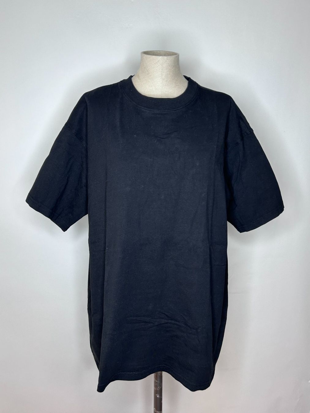Weekday T-shirts: Weekday T-Shirt – D'occasion à St. Gallen par look-twice