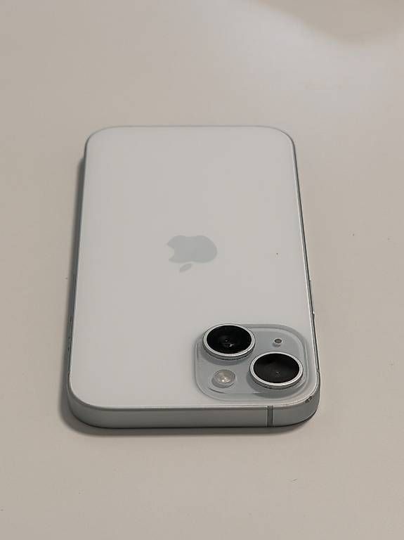 Telefoni cellulari / Smartphones: iPhone 15 256 GB – Usato da Reinach BL venduto da 23096 4