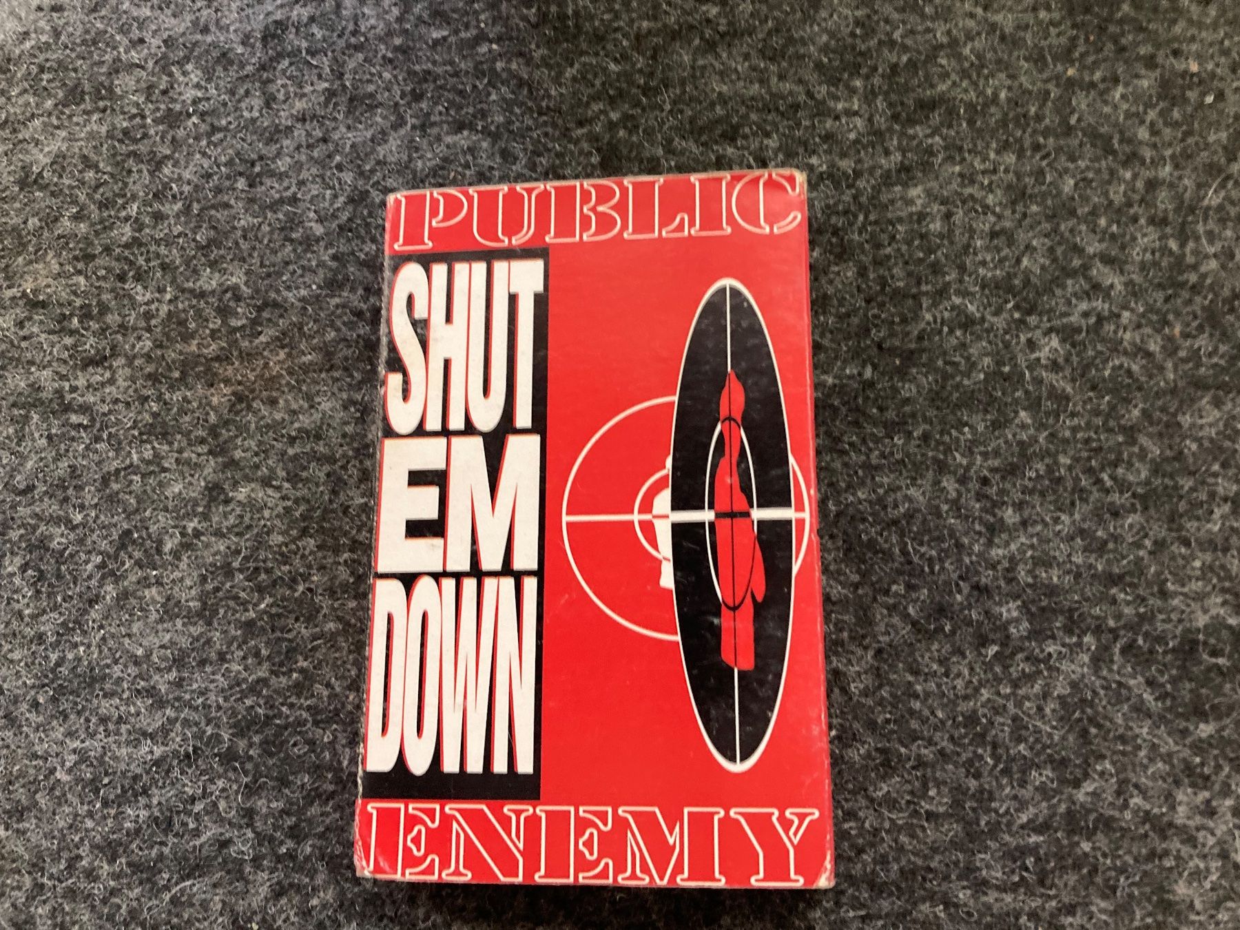 Musicassette: Public Enemy - Shut Em Down (MC) – Usato da Fribourg venduto da Karushi