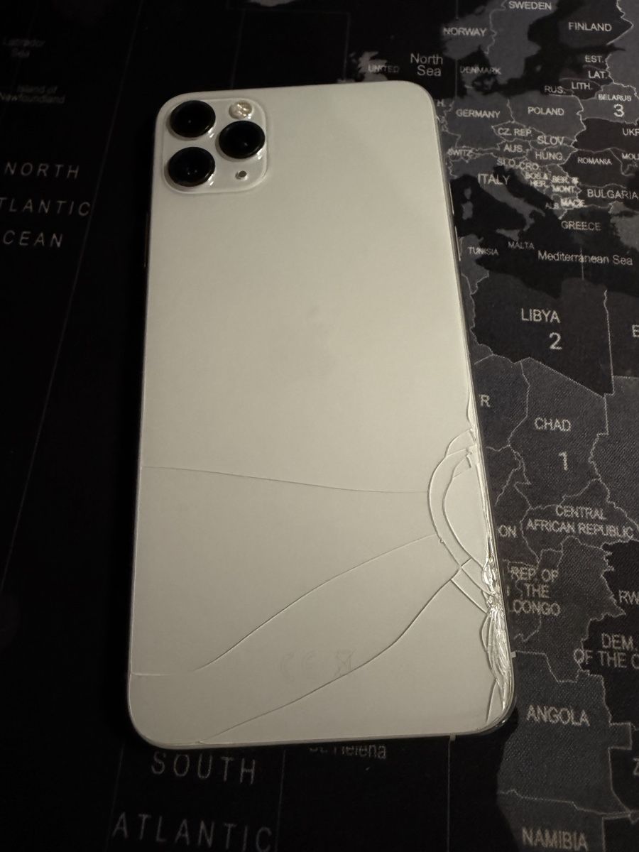 Apple Telefoni cellulari / Smartphones: iPhone 11 Pro Max 64 GB – Silber – Usato da Dällikon venduto da RobertConstantin 1