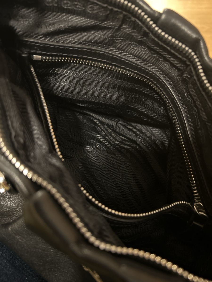 Prada Sacs femmes: Prada Handtasche  – D'occasion à Savigny par linda2402 2